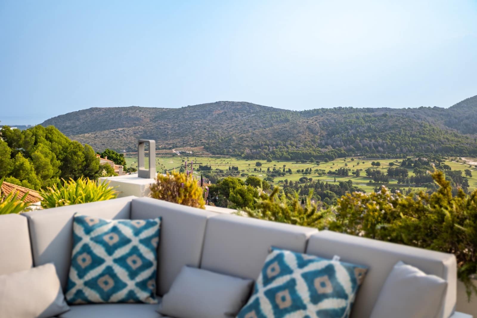 4 bedroom Villa for sale in Pedreguer with pool - € 1,250,000 (Ref: 9714169)