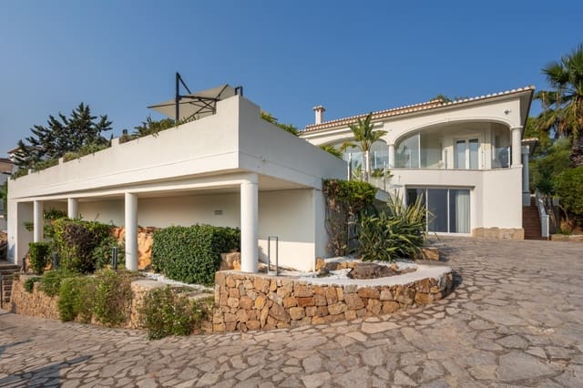 4 bedroom Villa for sale in Pedreguer with pool - € 1,250,000 (Ref: 9714169)