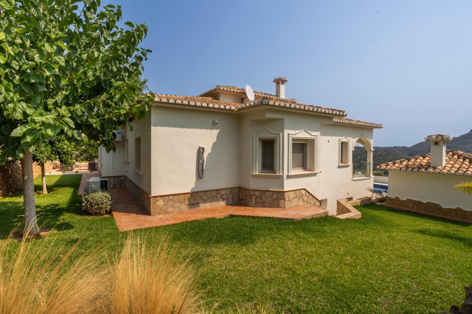 4 bedroom Villa for sale in Pedreguer with pool - € 1,250,000 (Ref: 9714169)