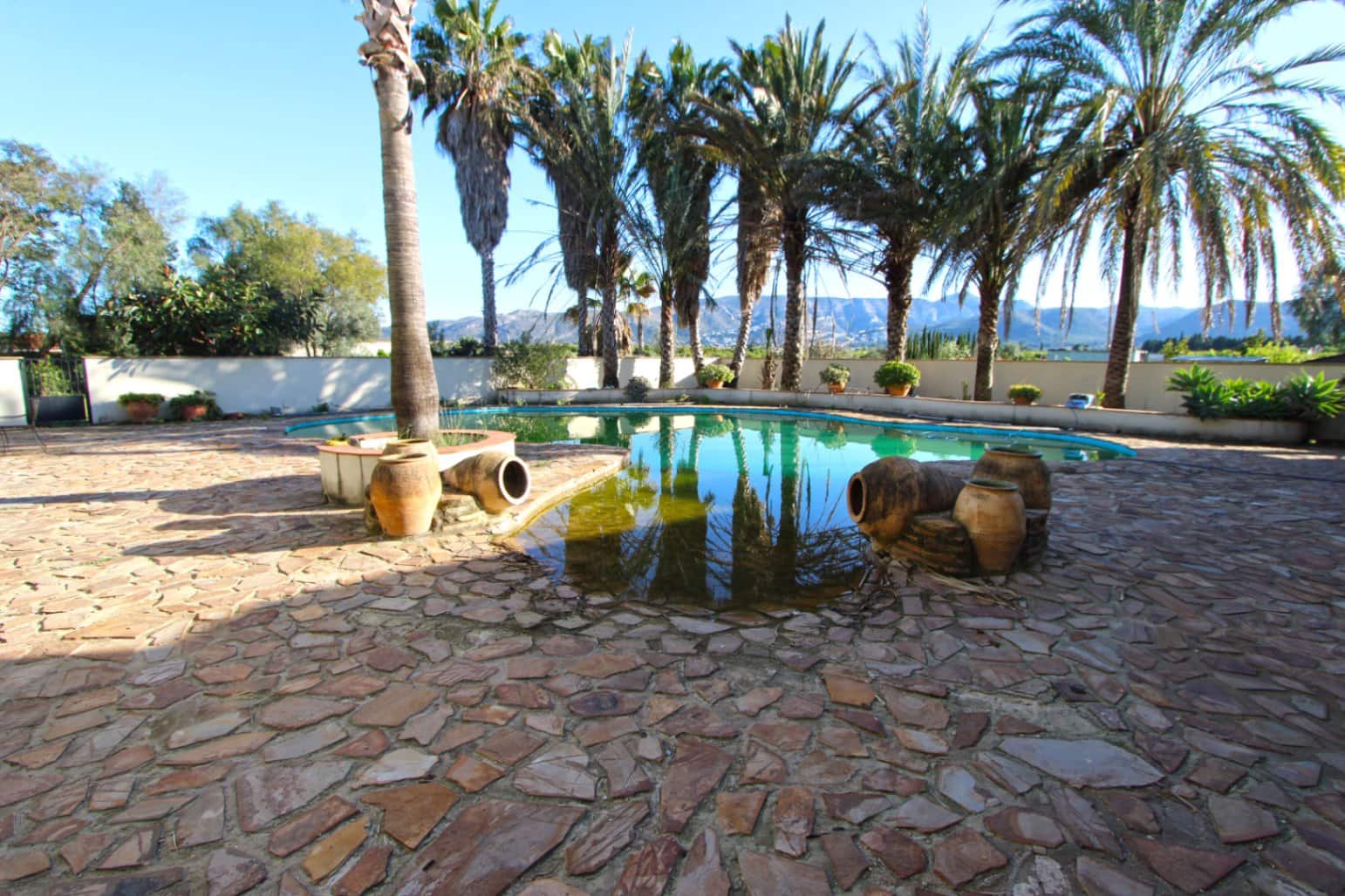 7 bedroom Villa for sale in Ondara with pool garage - € 1,499,000 (Ref: 9724965)