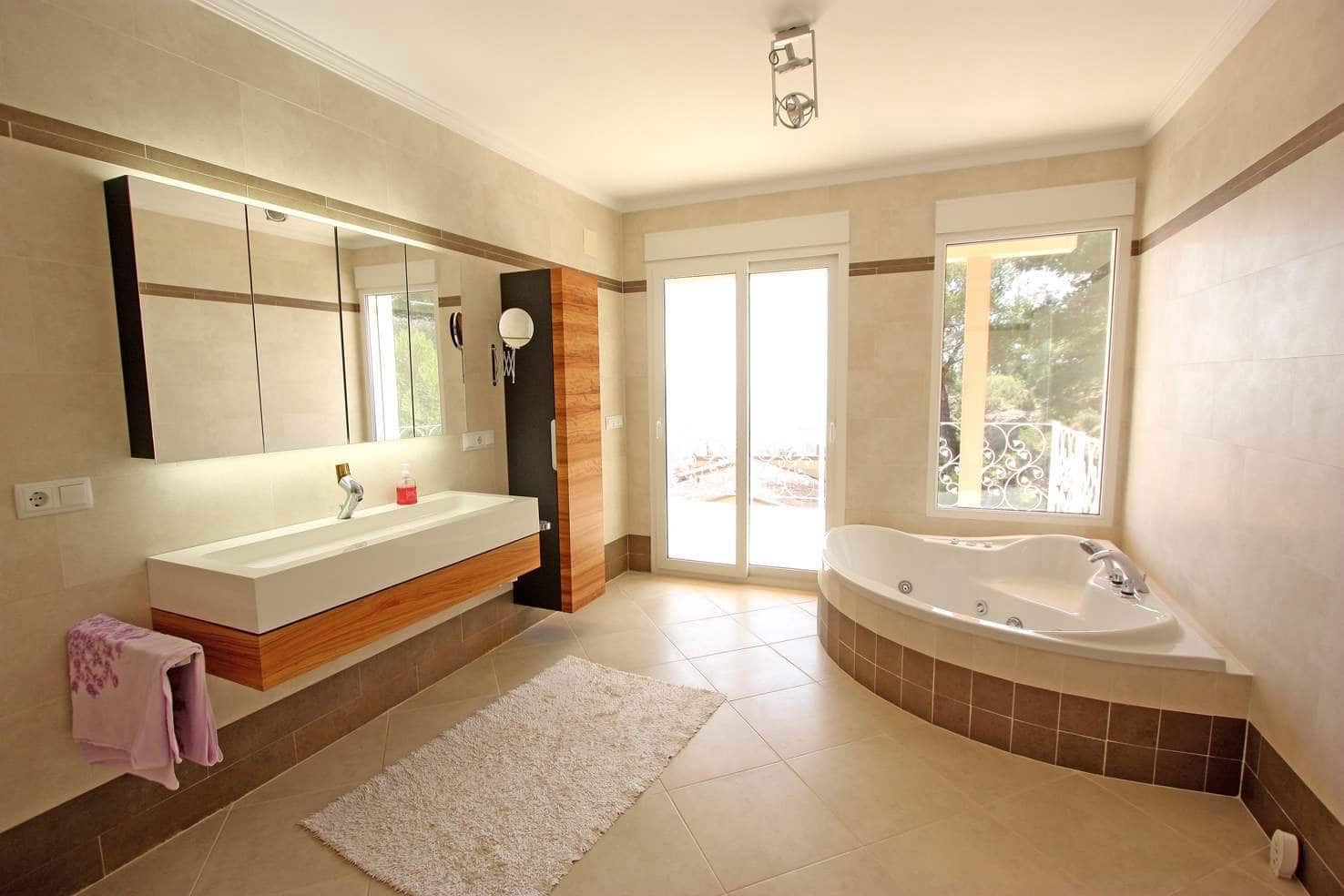 3 Zimmer Villa zu verkaufen in Calpe / Calp mit Pool Garage - 795.000 € (Ref: 977756)