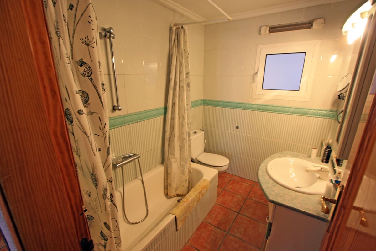 4 bedroom Terraced Villa for sale in Denia with garage - € 385,000 (Ref: 9805663)