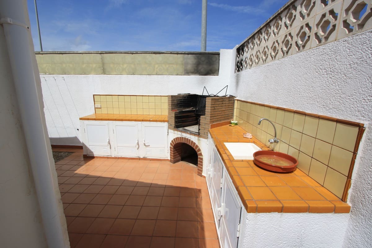 4 bedroom Terraced Villa for sale in Denia with garage - € 385,000 (Ref: 9805663)
