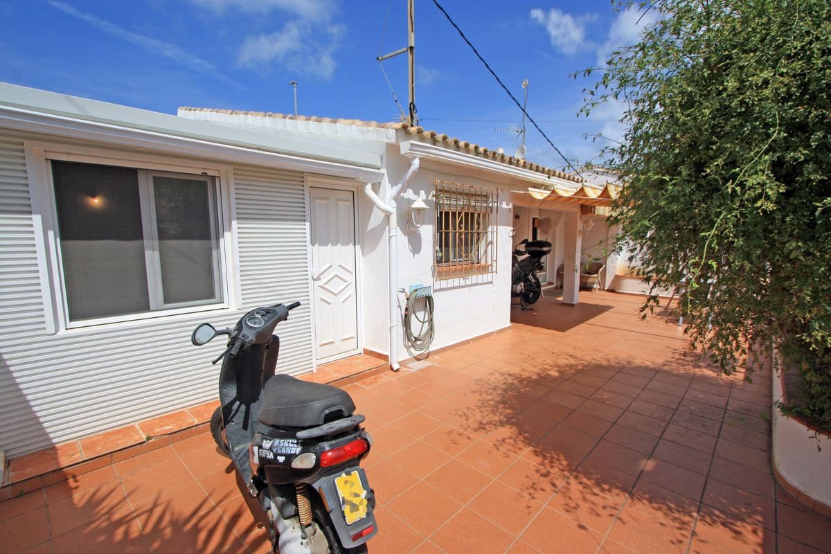 4 bedroom Terraced Villa for sale in Denia with garage - € 385,000 (Ref: 9805663)
