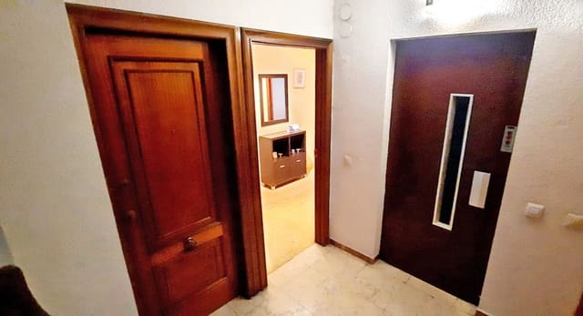 3 slaapkamer Flat te koop in Dénia - € 220.000 (Ref: 9816483)