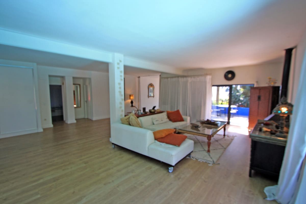 11 bedroom Villa for sale in Sagra with pool garage - € 1,990,000 (Ref: 9816484)