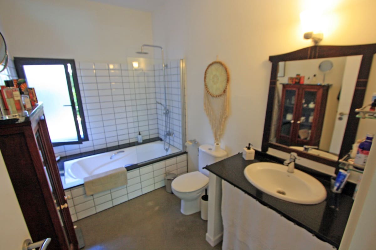 11 bedroom Villa for sale in Sagra with pool garage - € 1,990,000 (Ref: 9816484)