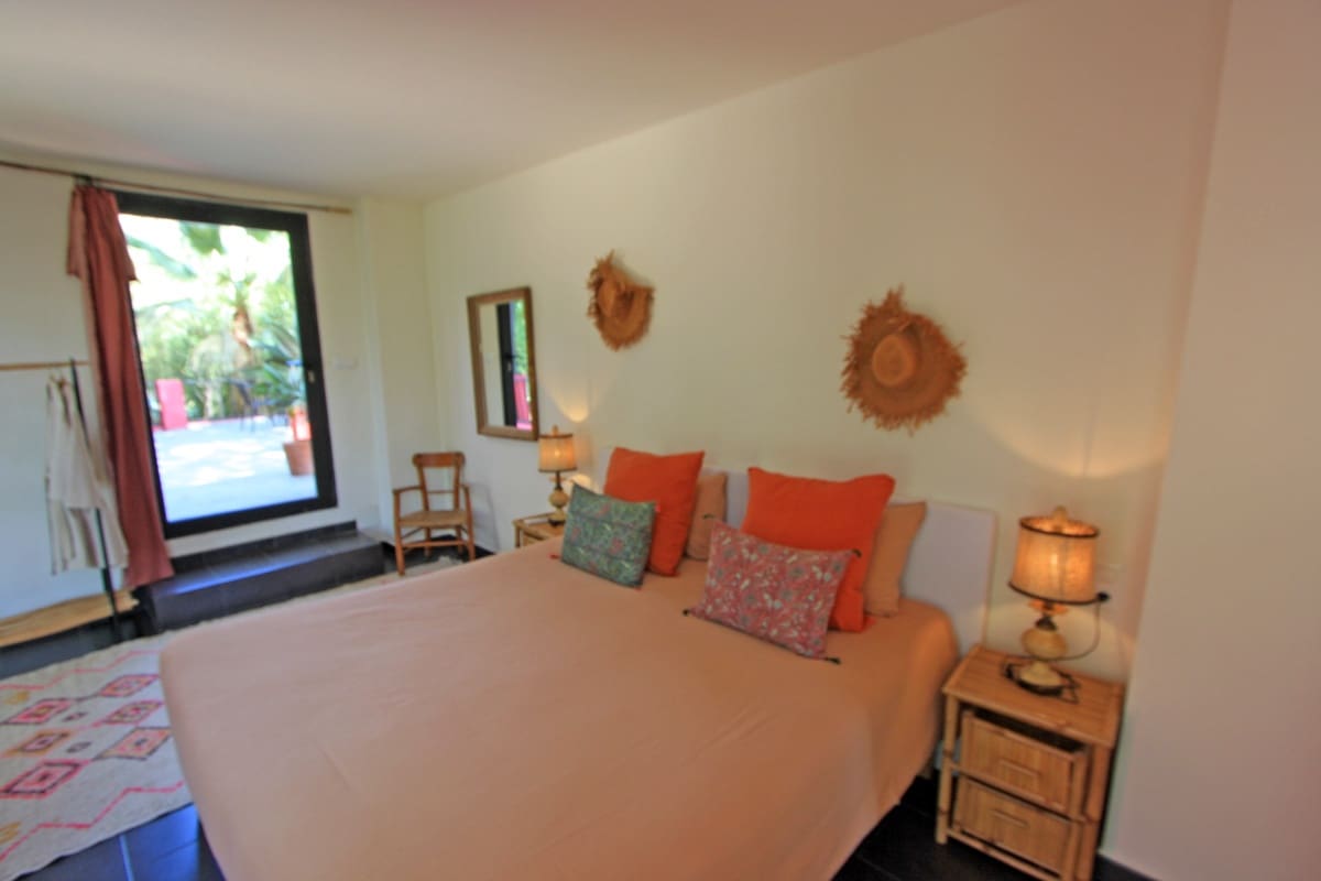 11 bedroom Villa for sale in Sagra with pool garage - € 1,990,000 (Ref: 9816484)