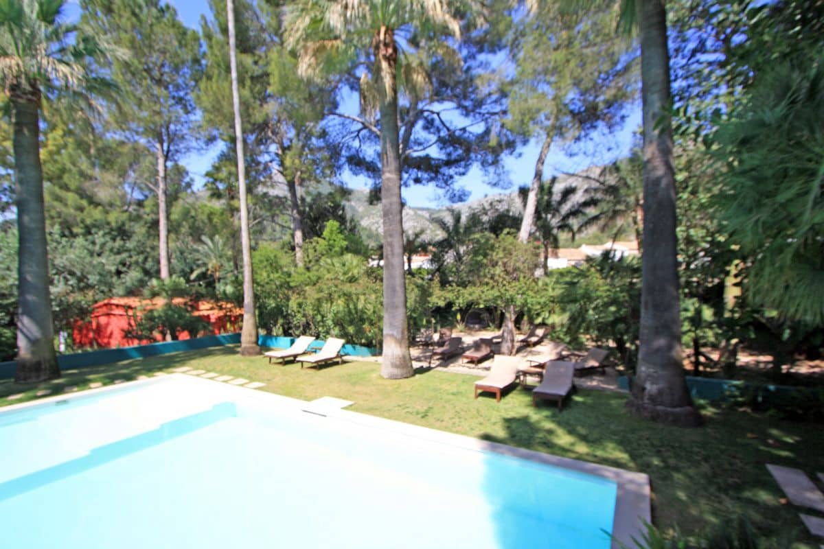 11 bedroom Villa for sale in Sagra with pool garage - € 1,990,000 (Ref: 9816484)