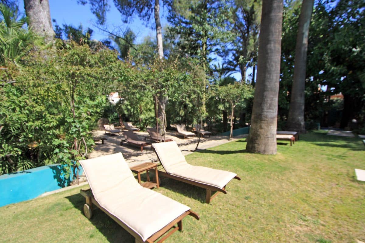 11 bedroom Villa for sale in Sagra with pool garage - € 1,990,000 (Ref: 9816484)