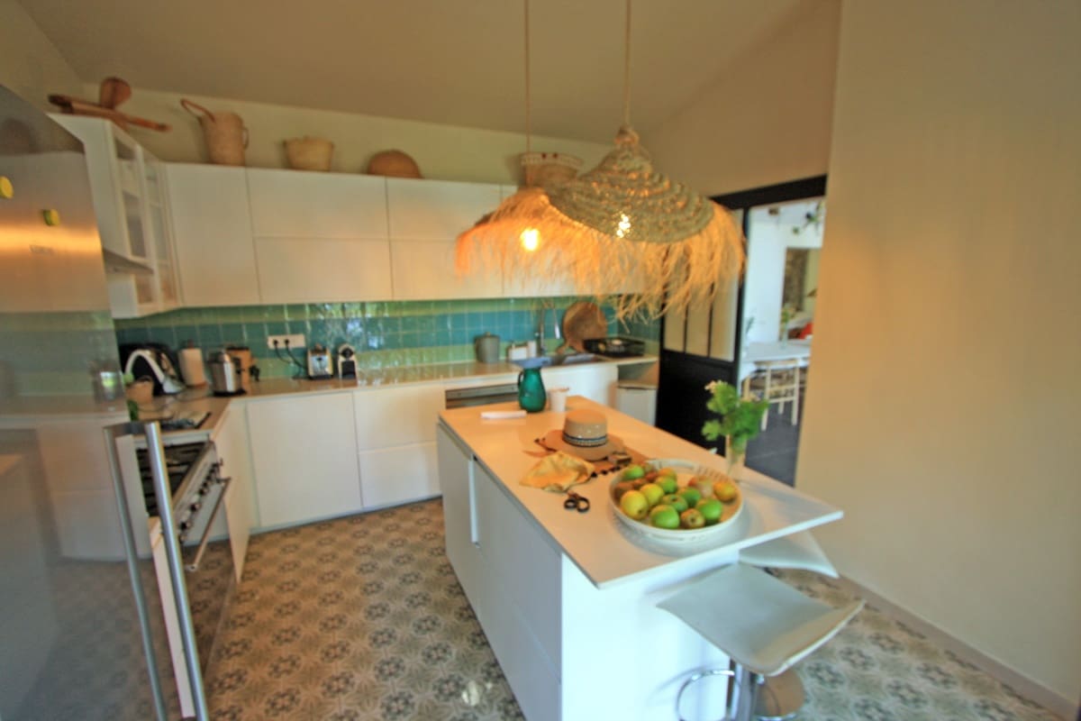 11 bedroom Villa for sale in Sagra with pool garage - € 1,990,000 (Ref: 9816484)