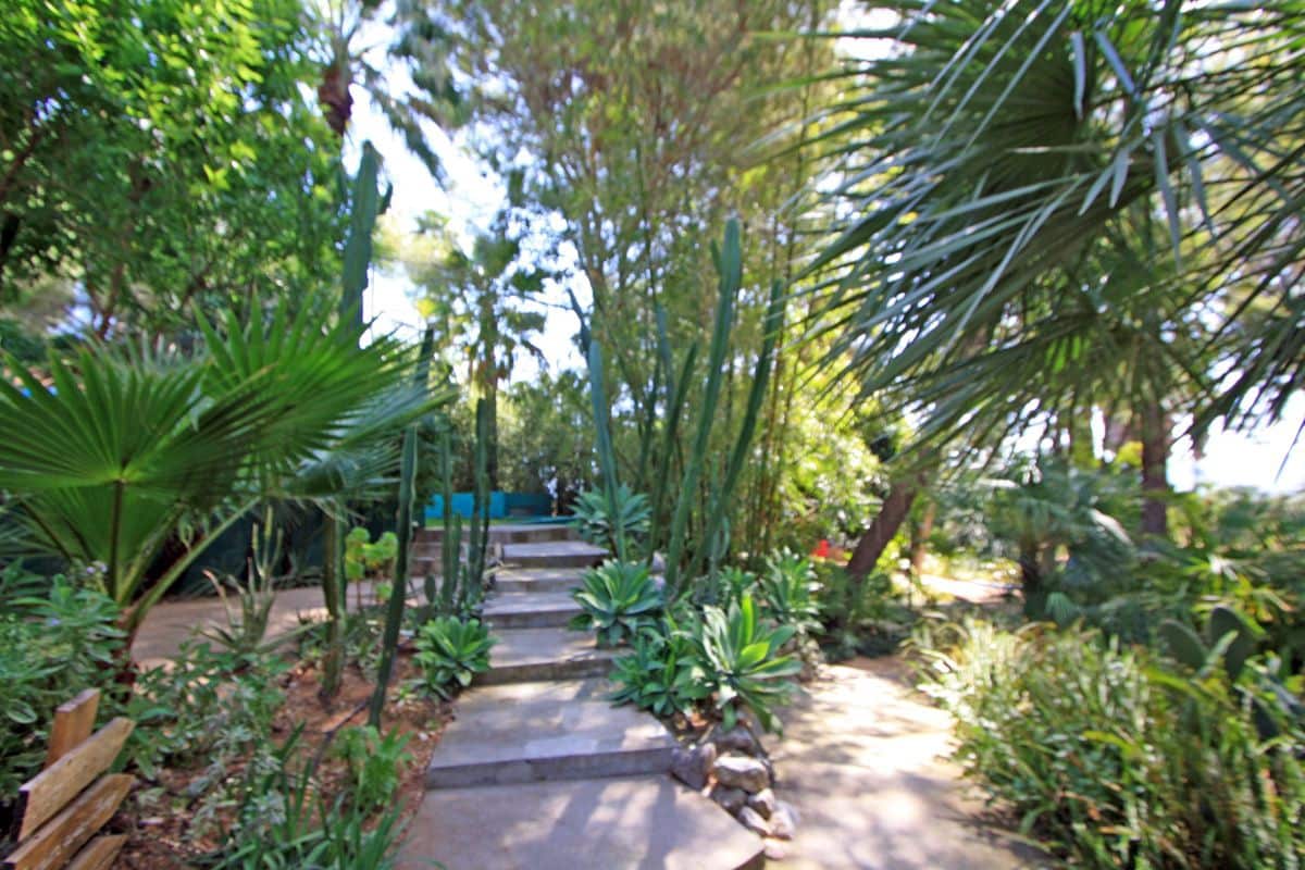 11 bedroom Villa for sale in Sagra with pool garage - € 1,990,000 (Ref: 9816484)