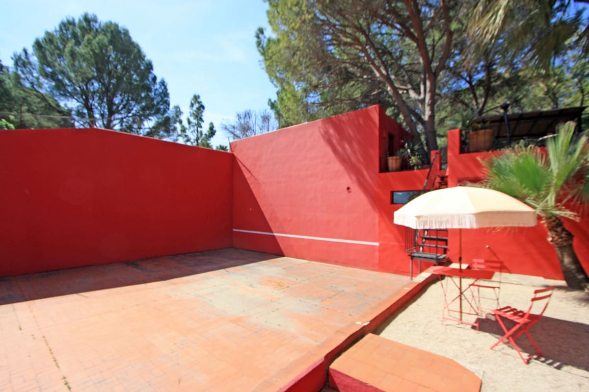 11 bedroom Villa for sale in Sagra with pool garage - € 1,990,000 (Ref: 9816484)