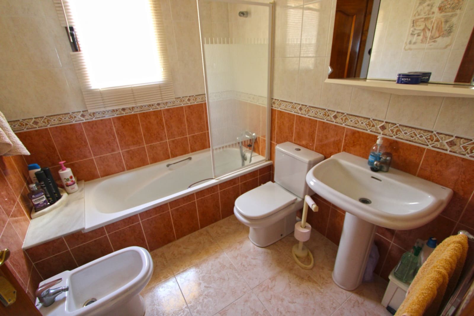 5 bedroom Villa for sale in Rafol de Almunia with pool garage - € 650,000 (Ref: 9872348)