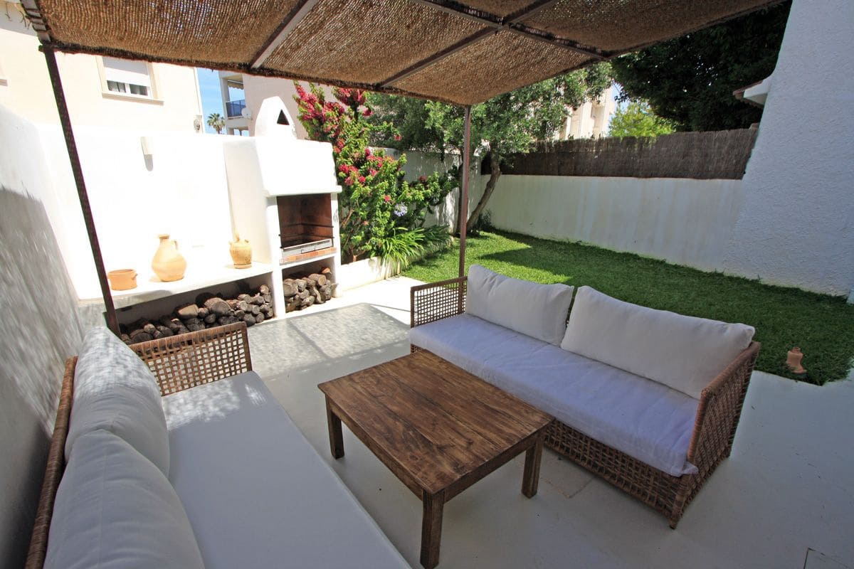 3 bedroom Terraced Villa for sale in Denia with pool garage - € 799,000 (Ref: 9891136)