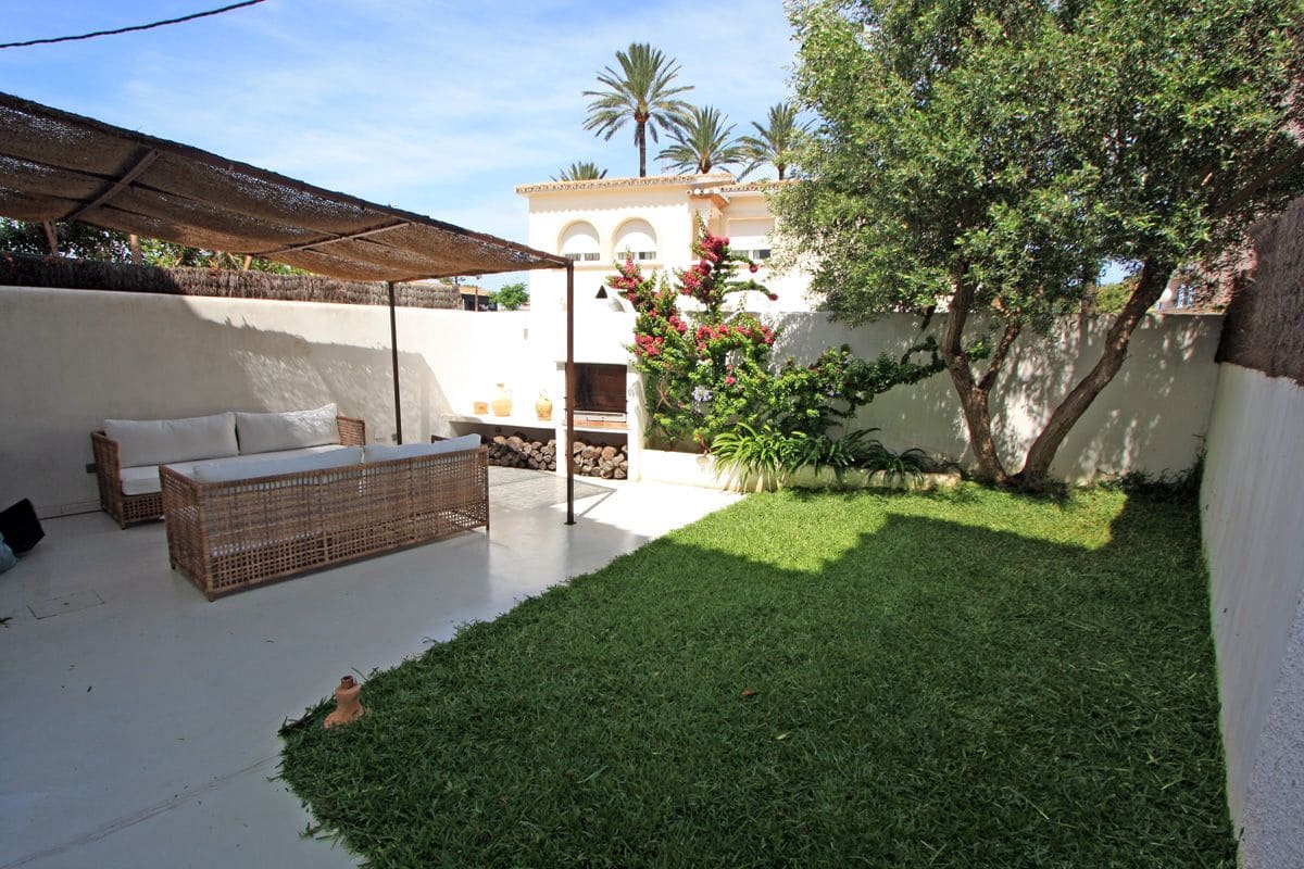 3 bedroom Terraced Villa for sale in Denia with pool garage - € 799,000 (Ref: 9891136)