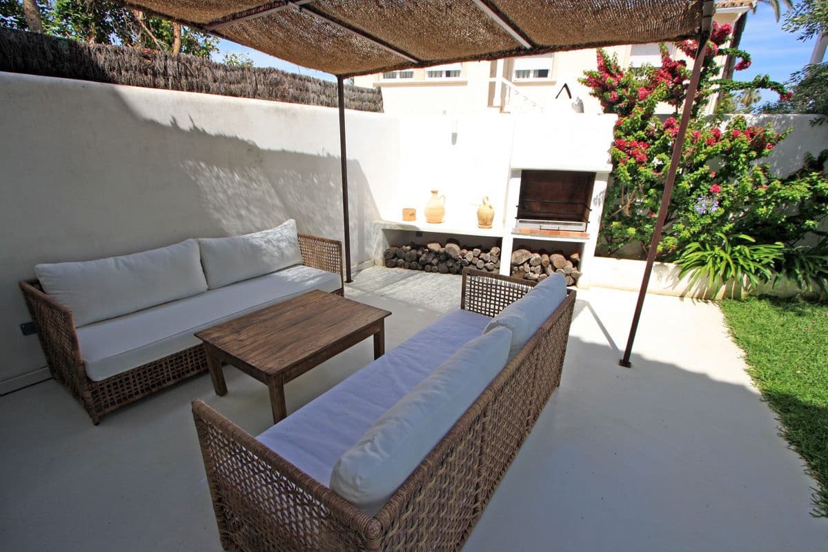 3 bedroom Terraced Villa for sale in Denia with pool garage - € 799,000 (Ref: 9891136)