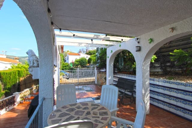 2 quarto Moradia para venda em Orba com piscina garagem - 175 000 € (Ref: 9895418)