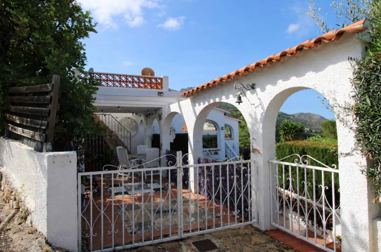 2 Zimmer Villa zu verkaufen in Orba mit Pool Garage - 175.000 € (Ref: 9895418)