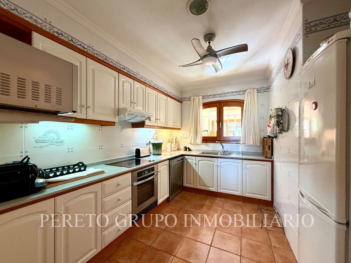 4 bedroom Villa for sale in Denia with pool garage - € 795,000 (Ref: 9895419)