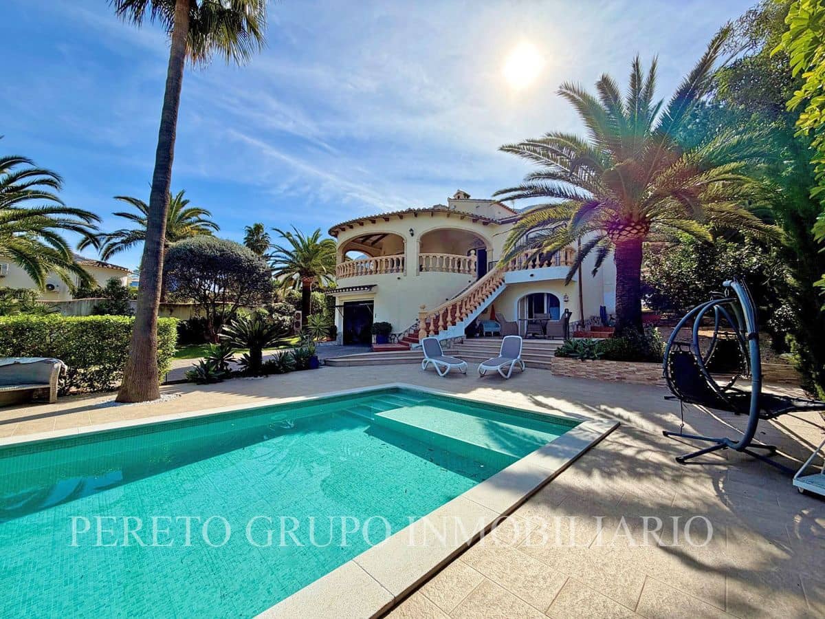 4 bedroom Villa for sale in Denia with pool garage - € 795,000 (Ref: 9895419)