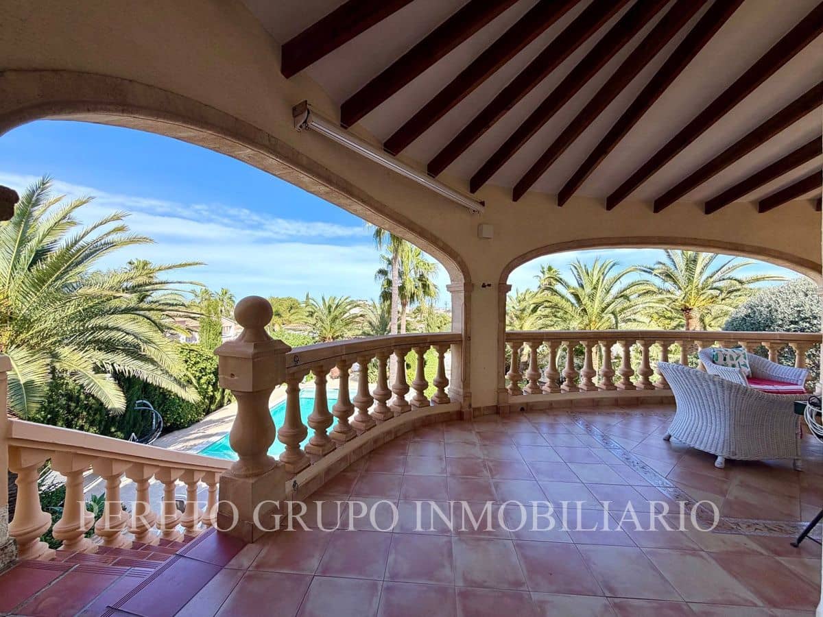 4 bedroom Villa for sale in Denia with pool garage - € 795,000 (Ref: 9895419)