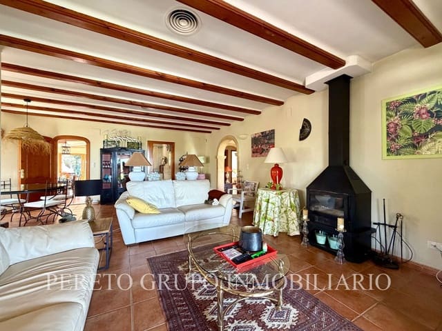 4 bedroom Villa for sale in El Montgó, Dénia with pool garage - € 795,000 (Ref: 9895419)