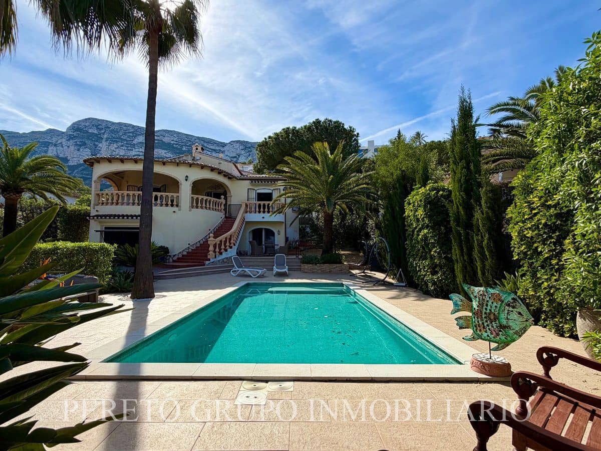4 bedroom Villa for sale in Denia with pool garage - € 795,000 (Ref: 9895419)