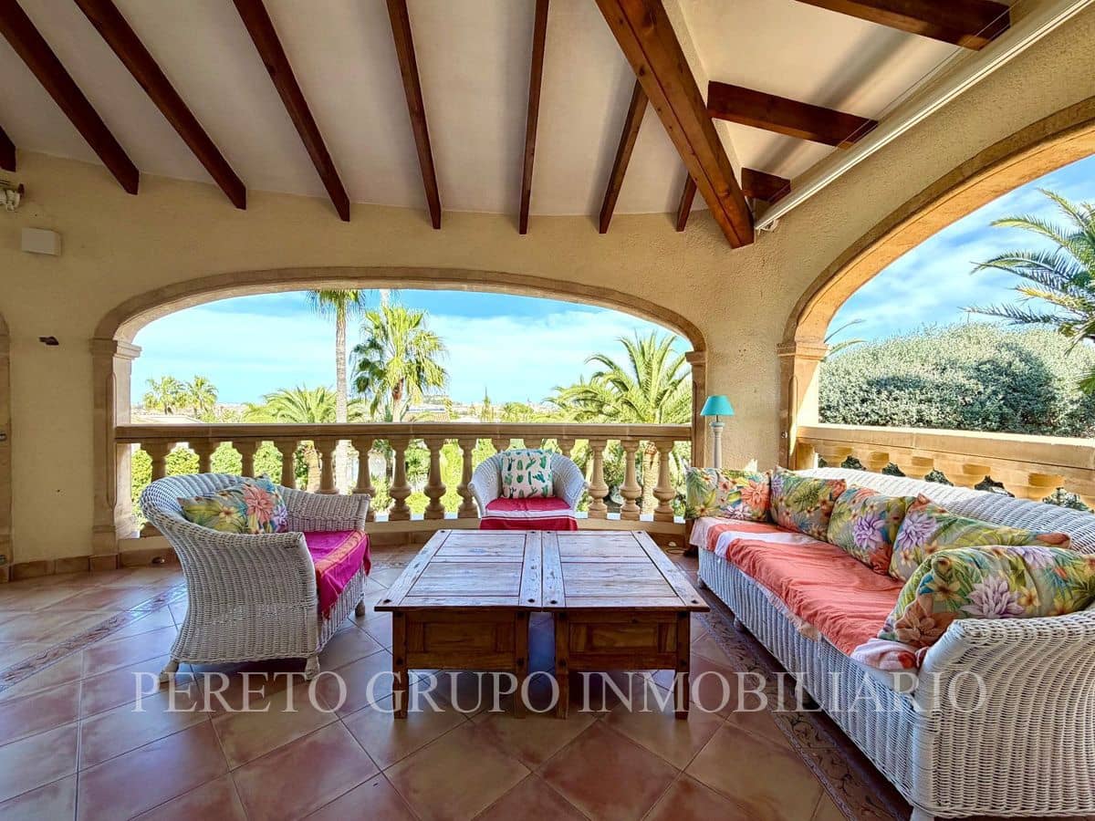 4 bedroom Villa for sale in Denia with pool garage - € 795,000 (Ref: 9895419)