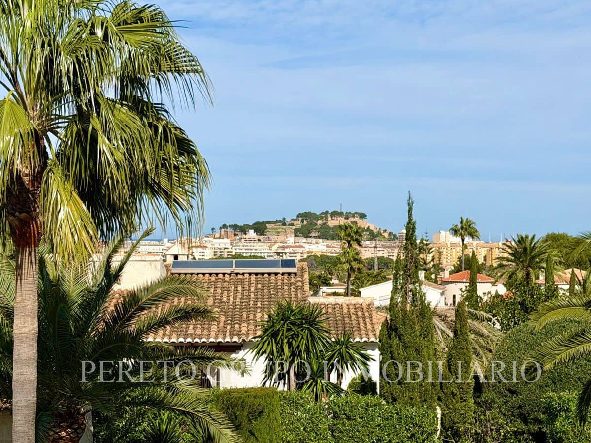 4 bedroom Villa for sale in Denia with pool garage - € 795,000 (Ref: 9895419)