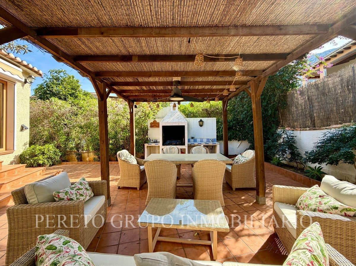 4 bedroom Villa for sale in Denia with pool garage - € 795,000 (Ref: 9895419)