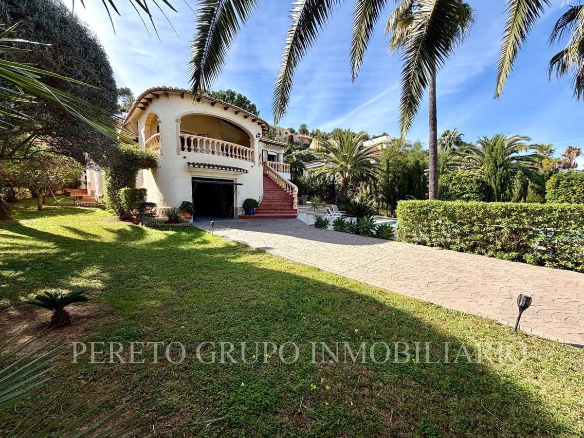 4 bedroom Villa for sale in Denia with pool garage - € 795,000 (Ref: 9895419)