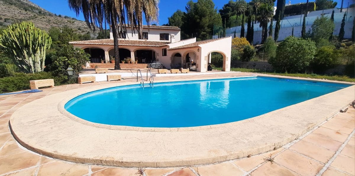 4 sypialnia Willa na sprzedaż w Javea / Xabia z basenem garażem - 1 350 000 € (Ref: 9908910)
