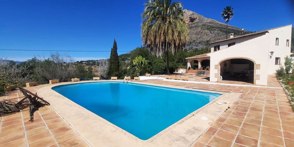 4 sypialnia Willa na sprzedaż w Javea / Xabia z basenem garażem - 1 350 000 € (Ref: 9908910)