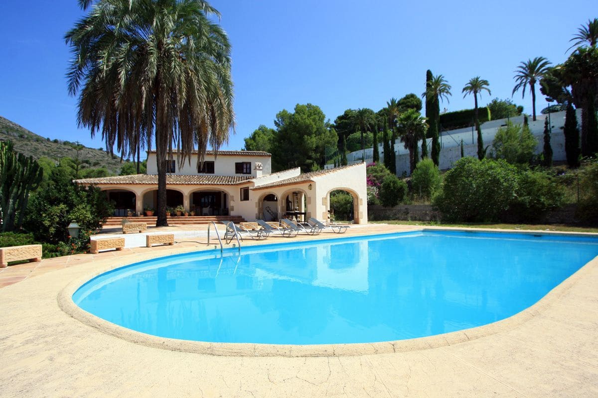 4 soverom Villa til salgs i Javea / Xabia med svømmebasseng garasje - € 1 350 000 (Ref: 9908910)