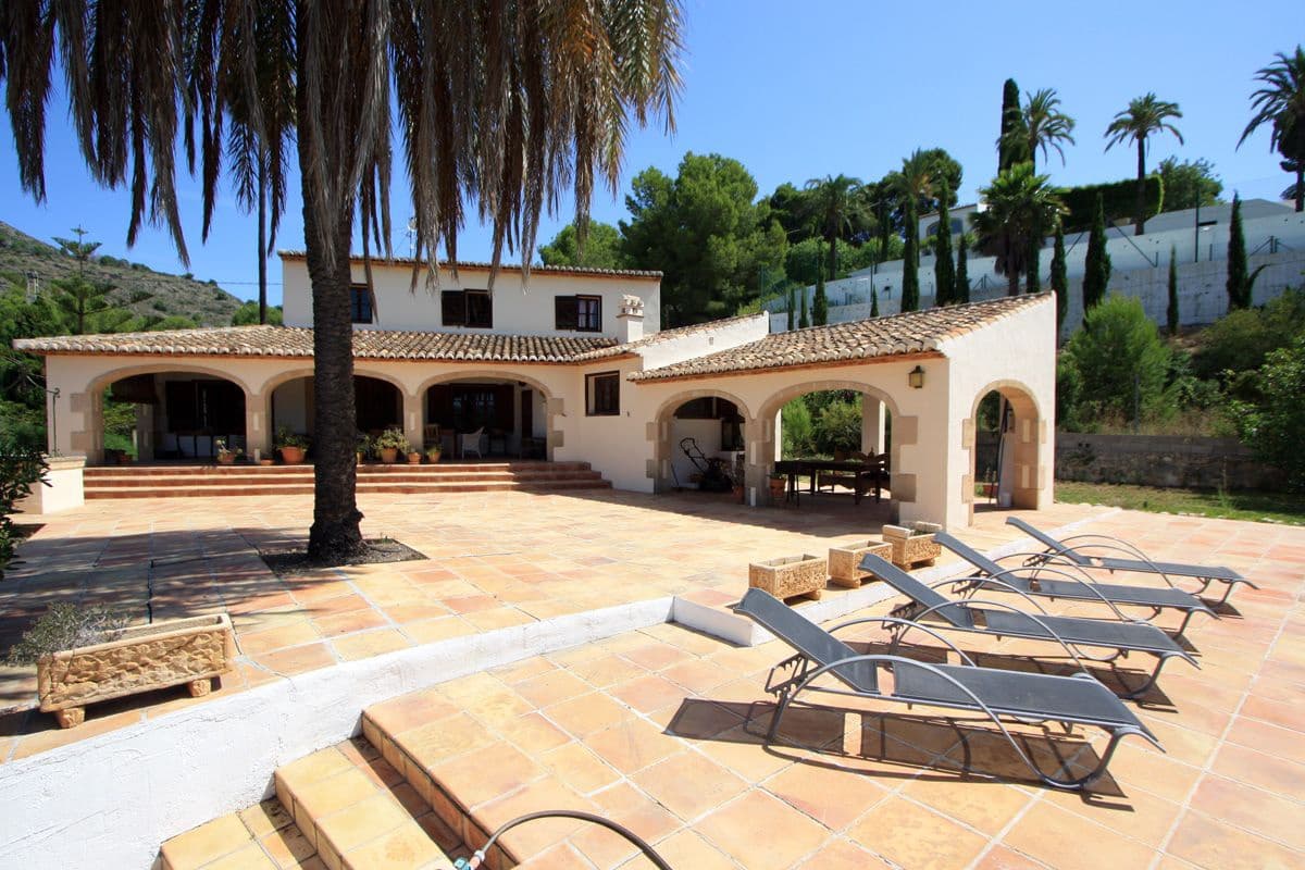 4 soverom Villa til salgs i Javea / Xabia med svømmebasseng garasje - € 1 350 000 (Ref: 9908910)