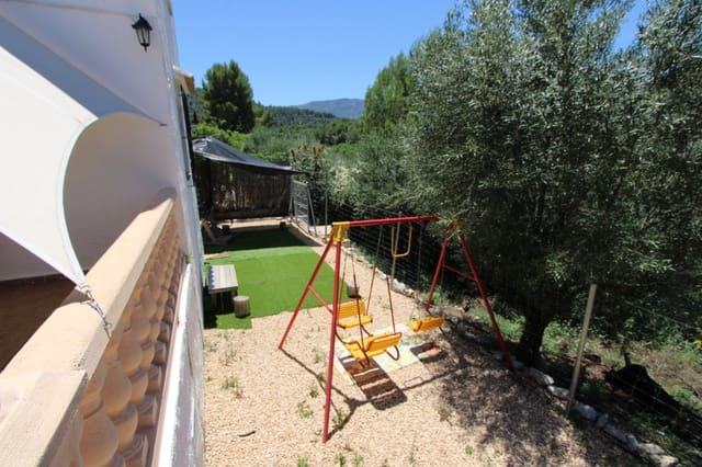 2 soveværelse Villa til salg i Orba med swimmingpool garage - € 365.000 (Ref: 9912220)