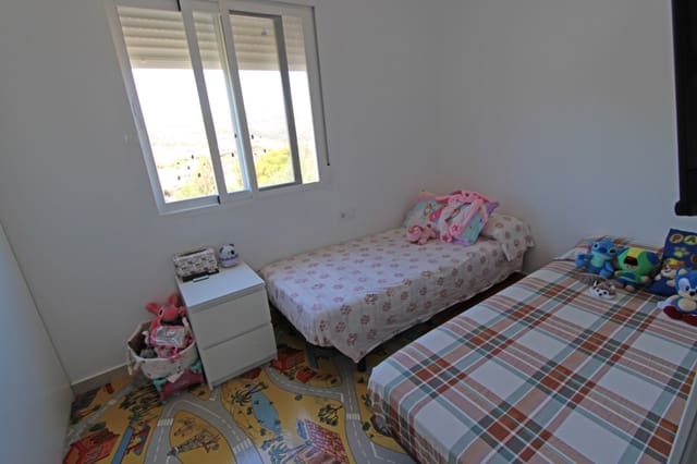 2 soveværelse Villa til salg i Orba med swimmingpool garage - € 365.000 (Ref: 9912220)