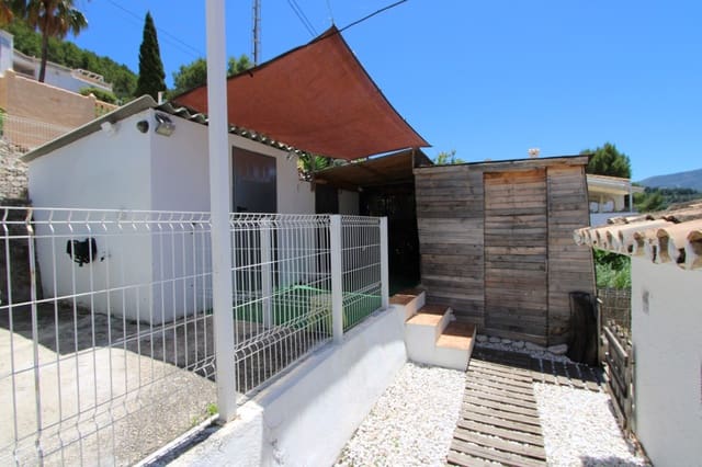 2 soveværelse Villa til salg i Orba med swimmingpool garage - € 365.000 (Ref: 9912220)
