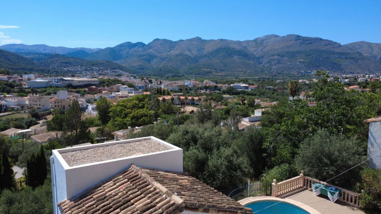 2 bedroom Villa for sale in Orba with pool garage - € 365,000 (Ref: 9912220)