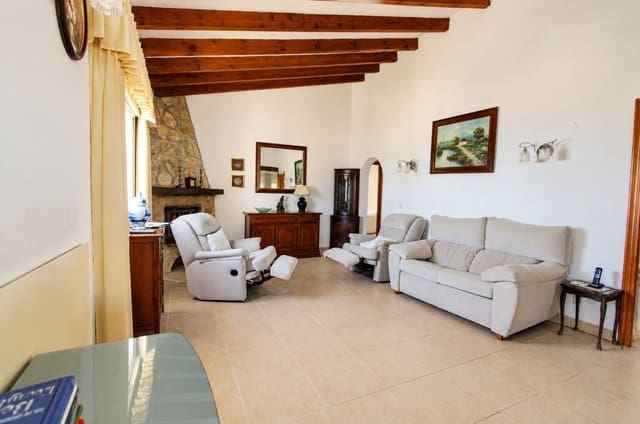 3 soverom Villa til salgs i Orba med garasje - € 259 000 (Ref: 9936817)