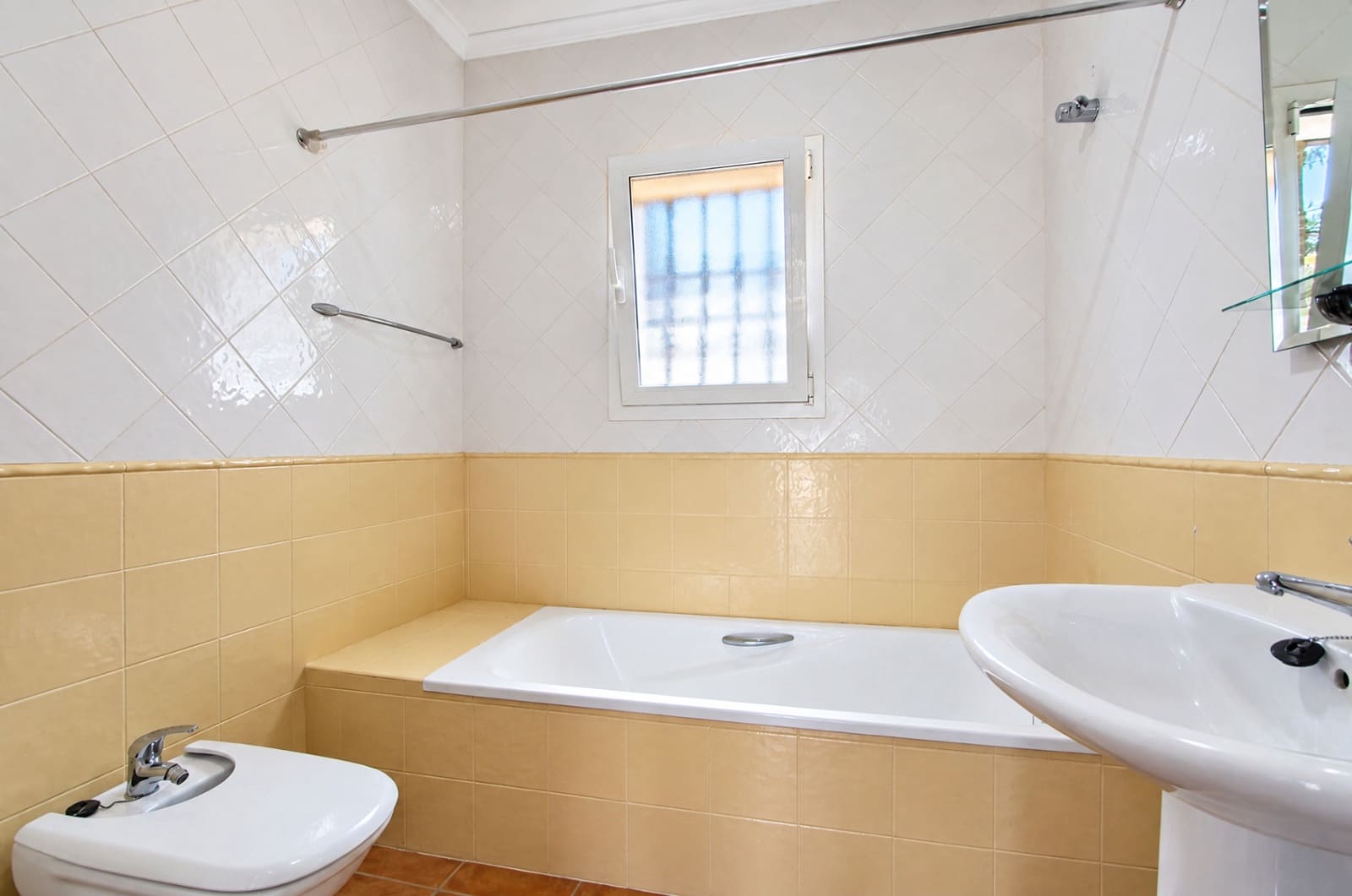 5 sovrum Villa till salu i Orba med pool garage - 645 000 € (Ref: 9946785)