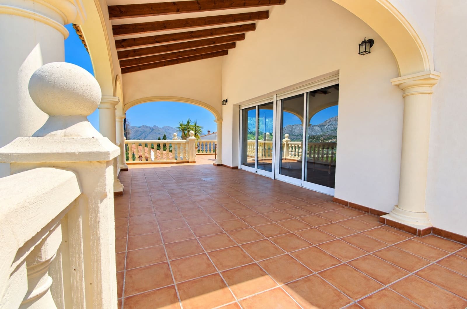 5 sovrum Villa till salu i Orba med pool garage - 645 000 € (Ref: 9946785)