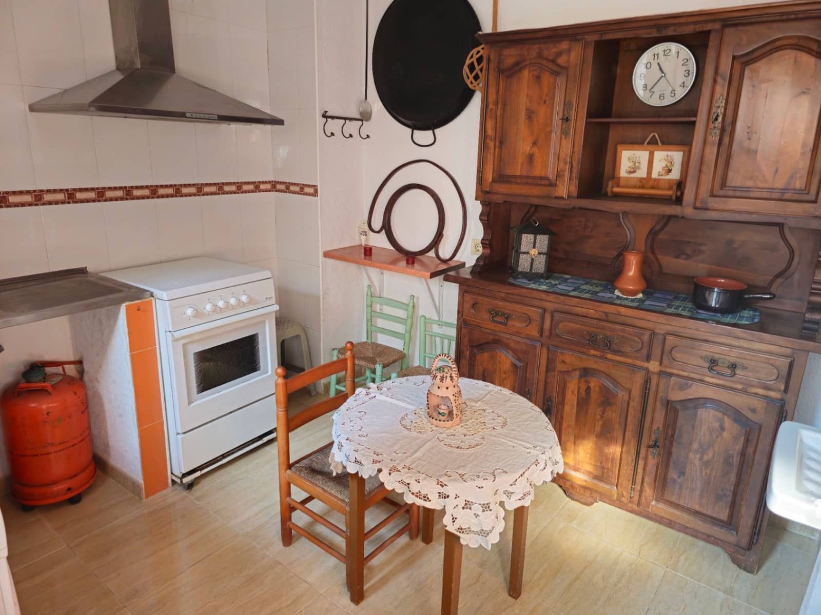 4 makuuhuone Omakotitalo myytävänä paikassa Orba - 180 000 € (Ref: 9989823)