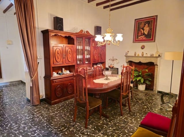 4 soveværelse Byhus til salg i Sagra - € 184.500 (Ref: 9989824)