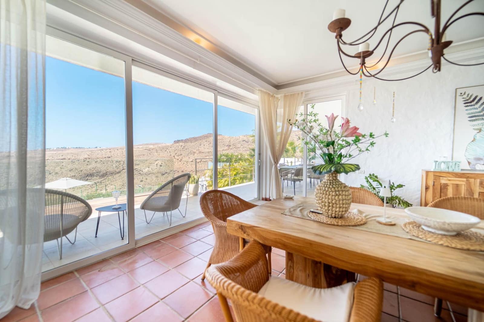 3 bedroom Villa for sale in San Bartolome de Tirajana with pool garage - € 1,200,000 (Ref: 10100425)
