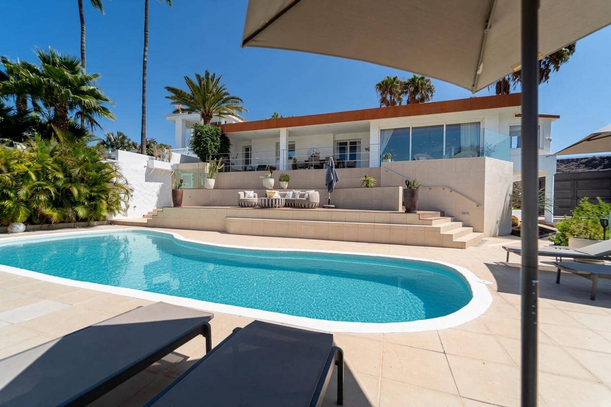 3 bedroom Villa for sale in San Bartolome de Tirajana with pool garage - € 1,200,000 (Ref: 10100425)
