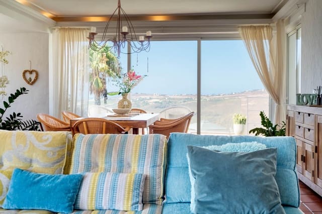 3 bedroom Villa for sale in San Bartolomé de Tirajana with pool garage - € 1,200,000 (Ref: 10100425)