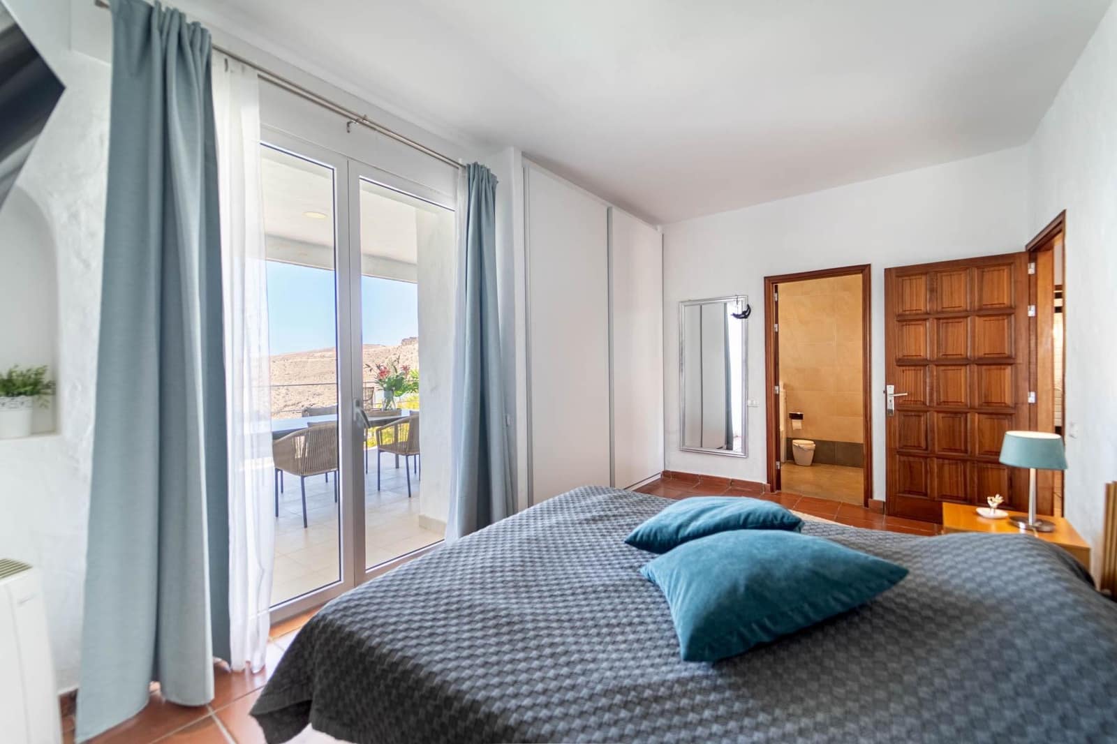 3 bedroom Villa for sale in San Bartolome de Tirajana with pool garage - € 1,200,000 (Ref: 10100425)