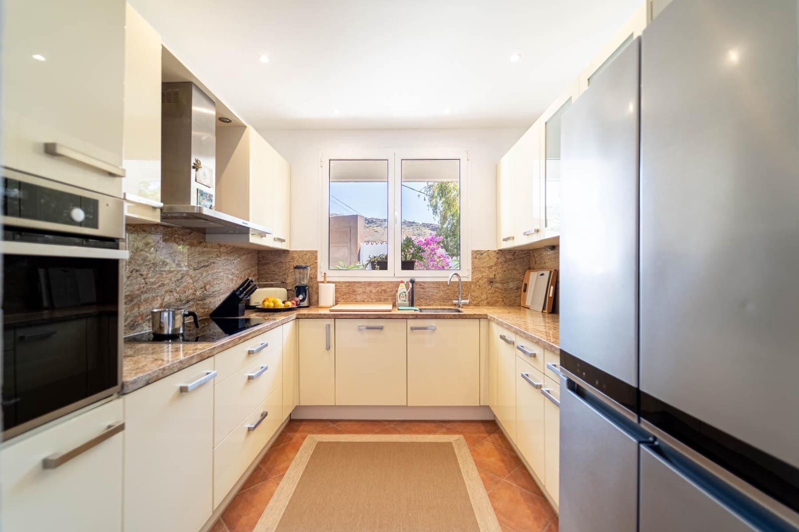 3 bedroom Villa for sale in San Bartolome de Tirajana with pool garage - € 1,200,000 (Ref: 10100425)